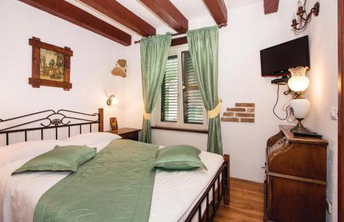 7 Bedroom Gorgeous Home In Grabovac - Photo 39