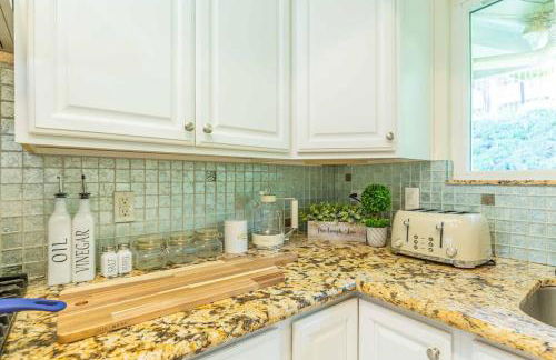 Luxury Pool Home in Glendora Foothills Retreat - Photo 40