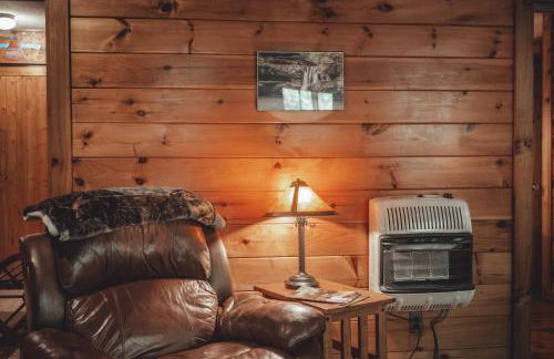 Great Frontier Cabin at American Heartland Cabins - Photo 12