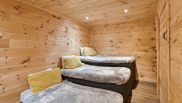 Blue Hawk Hideaway 3 Bedroom Cabin by RedAwning - Foto 2, Habitación