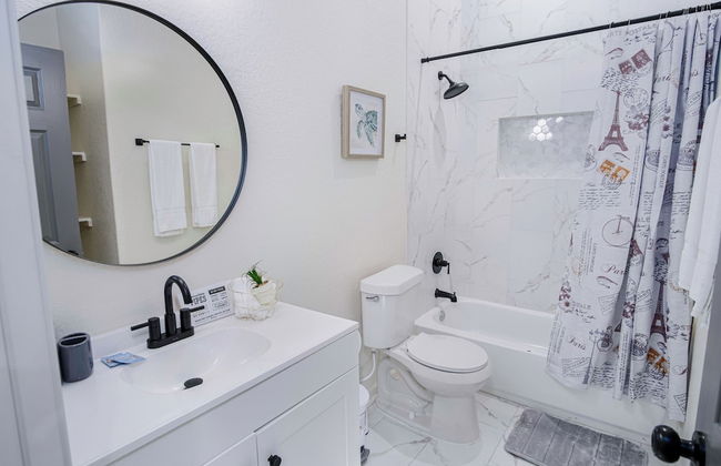 Magnificent 4BR Near Famous Riverwalk and Downtown - Foto 13