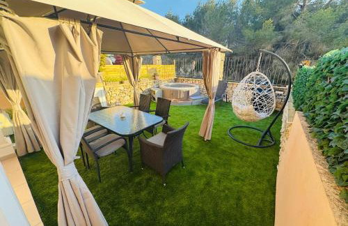 Calpe Casa adosada entorno playa y montaña tranquilidad relax jacuzzi piscina wifi aire jardin barbacoa y parking - Foto 2