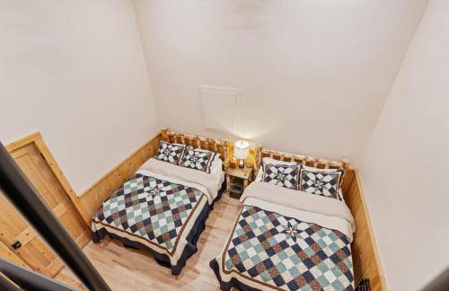 Historic Yellowstone Saloon - Foto 40