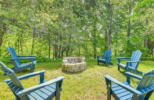 Great for Groups! Spacious Wilton Getaway with Deck - Foto 2