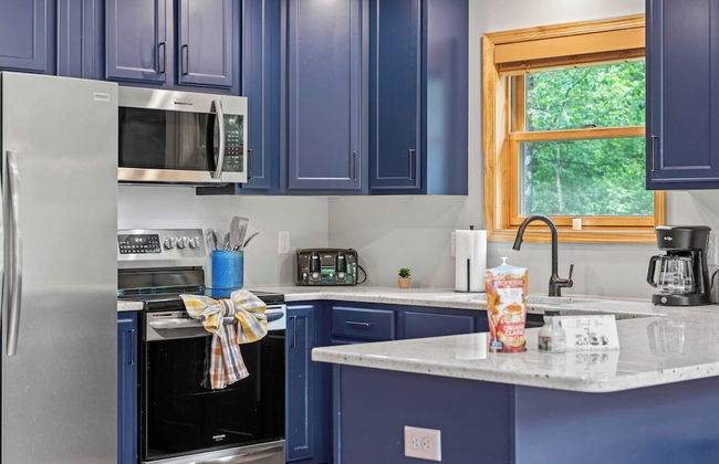 Bluejay Getaway by Avantstay Walk to Lake 7bdr, Hot Tub, Pool Table - Foto 15