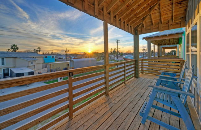 Sleeps 26 2 Homes w/ Waterfront Pool + Boat Dock Laguna Village Escape - Foto 31