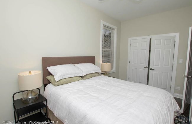 New Modern Comfort in Wrigleyville w Parking - Foto 6