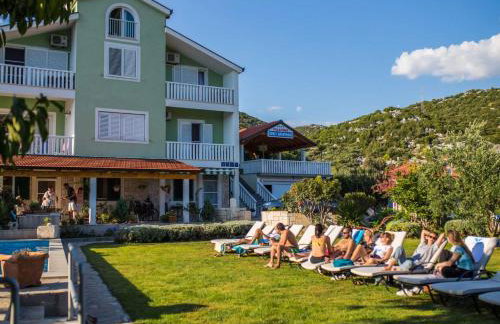 Villa Šolo – Peaceful Nature Park Getaway - Foto 1