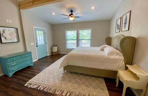 Away at the River - Foto 38