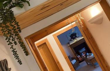 The Ramblers Rest - whole apartment - pet friendly - close to amenities and walks - Photo 28