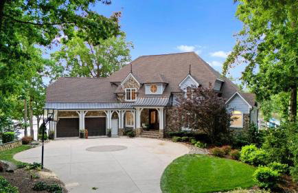 Private Dock, Pool + Hottub, Game Room, Firepit Paradise Pointe by Avantstay - Foto 139
