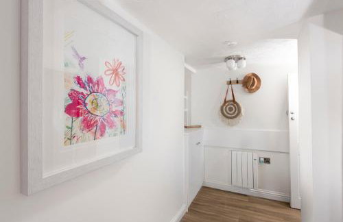 City Centre 1 bed Georgian flat with courtyard - Photo 7