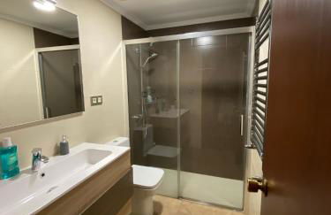 HomeOffice with Church Views - Foto 49