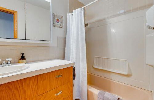 Antiquing and Fishing Riverfront Waupaca Home! - Foto 18