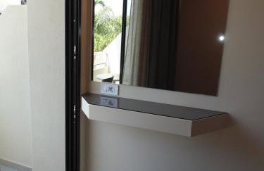 Paradise Hotel & Bar - Photo 34