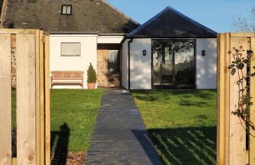 Hot Tub Cottage in Stewarton, Ayrshire - Foto 1