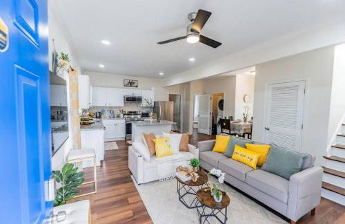 Modern 5BR with Full Kitchen, Game Room, Fenced Yard and BBQ Grill - Foto 38