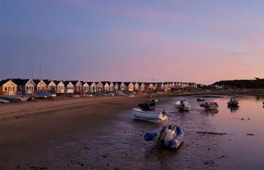 The Cedarwoods - luxury for up to 5 and your woof! - Photo 8