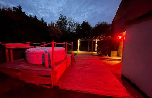 Totally Private, idyllic House with hot tub in an acre of private gardens - Foto 76