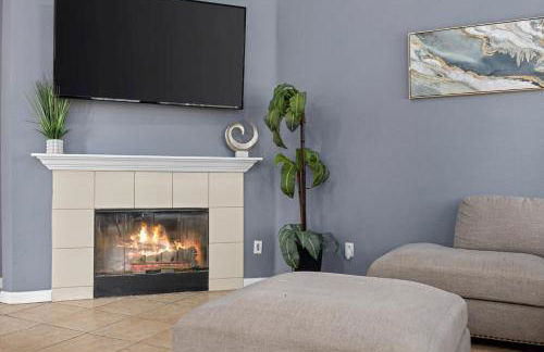 3 Bed 2 Bath Newly Furnished - Available Now - Photo 16