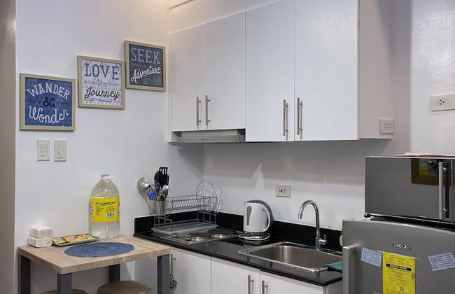 Condo Unit With Balcony in Manila - Foto 11