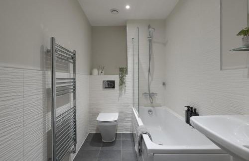 Perfect for Silverstone - Stylish 2BR - Free Parking - Foto 10