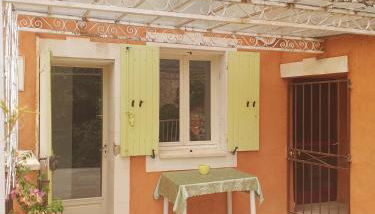 maison au coeur de Fontaine de Vaucluse, nichée sur le rocher et surplombant la sorgue - Foto 4