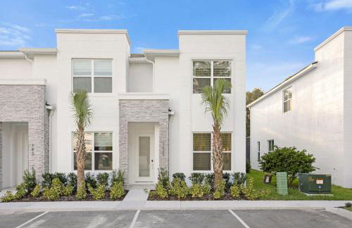 Upstay - Modern Family Townhome with Pool - Foto 24