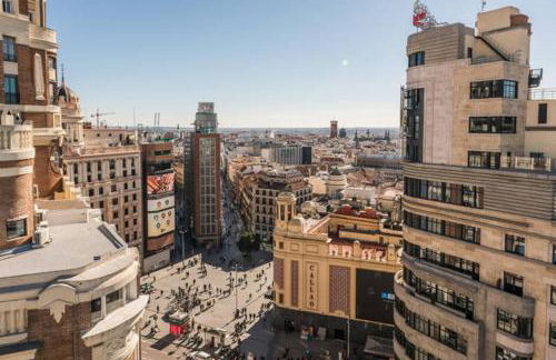 M&F Apartaments Gran Via - Photo 40