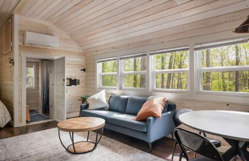 Tiny Cabin w Fire Pit Game Room and Dog Friendly - Foto 8