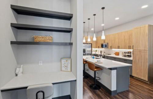 1BR Alongside Q2 and Domain With Pool, Gym and Free Parking - Foto 10