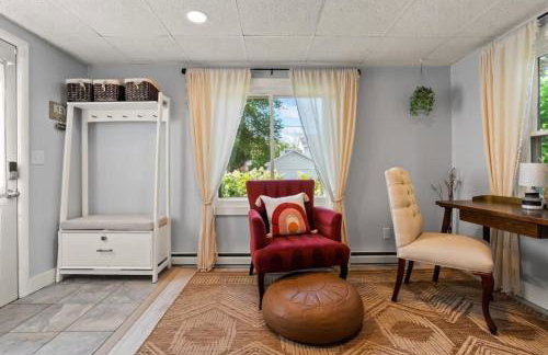 Walk to the Beach! - Free Parking - Fire Pit - Photo 7