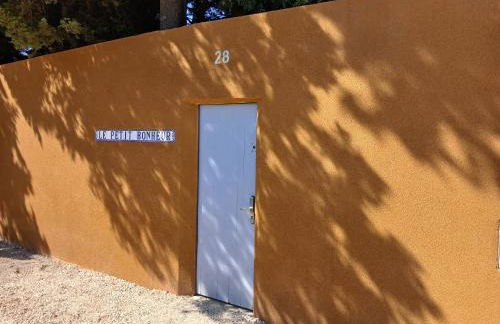 Logement lumineux, entièrement rénové avec jardin - Foto 15