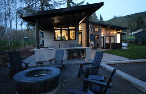 Luxe Lake Cabin Hot tub Grill Firepit EV charger - Foto 5