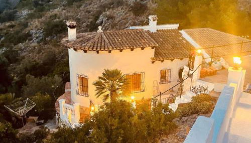 Beautiful villa with pool and stunning view - Foto 4