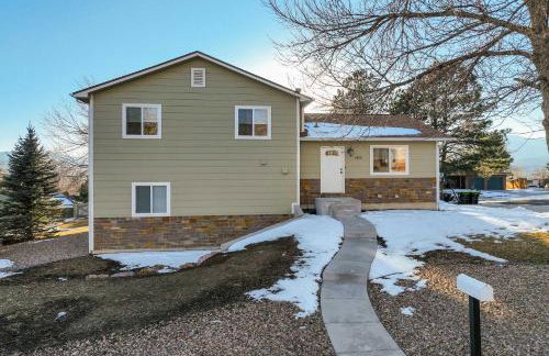 Cresthaven Hall 2 Mins to UCCS Family Fun & BBQ - Foto 6