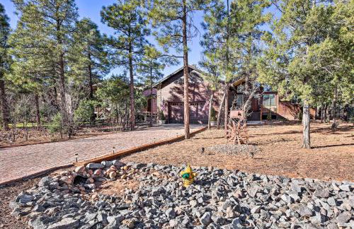 Hot Tub & Ponderosa Views! Luxe Cabin in Lakeside - Foto 36