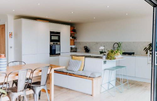 Ponderosa 5-Bed Coastal Retreat with Studio, Sauna & Sea Views - Foto 15