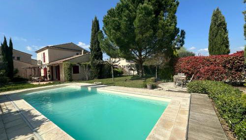 Villa Nicole avec piscine & jardin privés, parking dans le cœur du Luberon, proche Gordes, Roussillon, Goult, Bonnieux - Foto 5, Garden, sunbed, Garden view