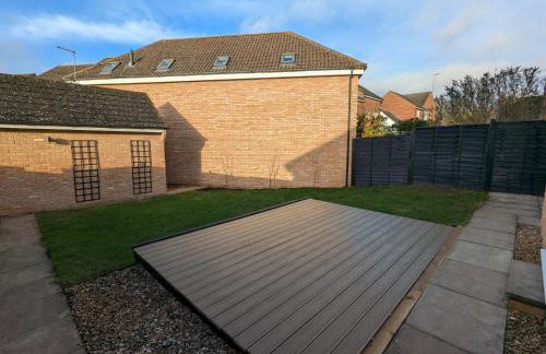 CHERRYTREES 5 Bed House, Sleeps 10, 3 Bathrooms, Parking, Ideal for Groups and Work Stays - Foto 8