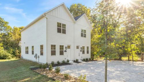 The Diamond-Half mi to Baum Walker Field-1 mi to DT - Photo 2