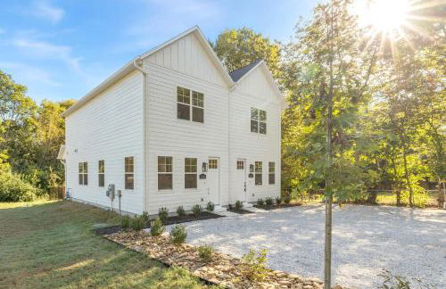 The Diamond-Half mi to Baum Walker Field-1 mi to DT - Photo 2