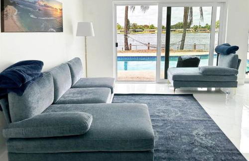 Inactive 193 Modern, 4B&3B with Pool and Lake - Foto 4