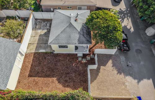 Draper Bungalow By CoastVH - Charming 1940 - Photo 22