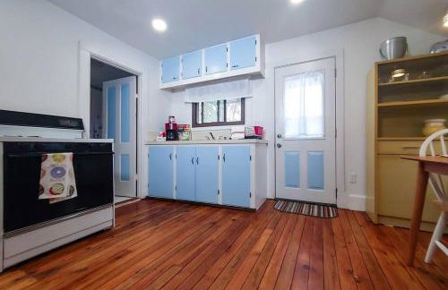 Historic w/deck, king bed & air by Lake Michigan - Foto 2