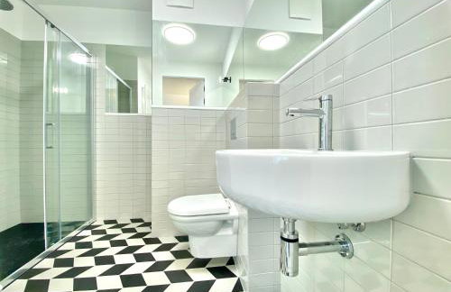 H11 Aparthotel - Photo 42