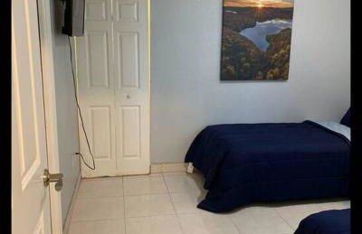 Blue Hideaway With Shared Spaces - Photo 7