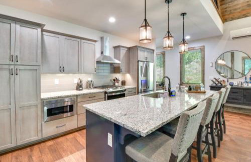 Home 6 Mi to Ski Sapphire Valley Bring Your Pups! - Foto 4