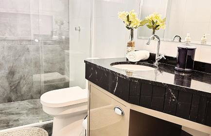 Sobrado aconchegante e espaçoso, ótima opção! - Foto 35