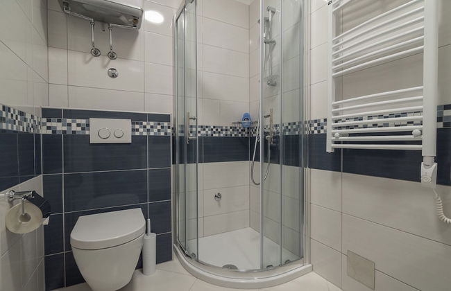 Drop In Split Suites - Photo 25